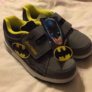 Batman Lighted Boys Sneakers Size 1 NWT